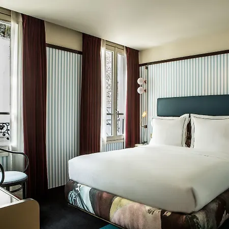 Du Rond-point Des Champs-elysees - Esprit De France 4* パリ
