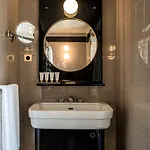 Du Rond-point Des Champs-elysees - Esprit De France 4* Paris