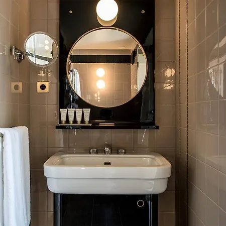 Du Rond-point Des Champs-elysees - Esprit De France 4* פריז