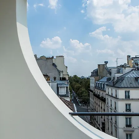 Du Rond-point Des Champs-élysées - Esprit De France Hotel París