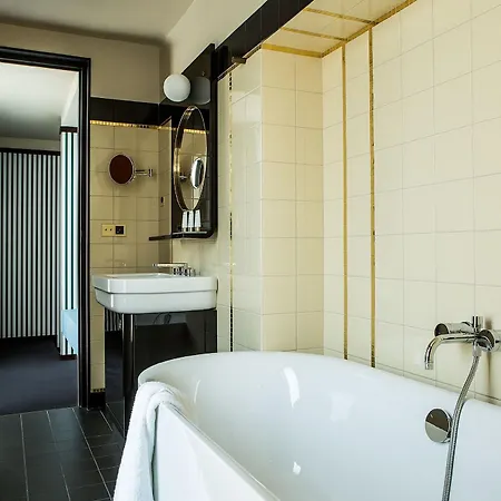 Du Rond-point Des Champs-elysees - Esprit De France 4* Париж