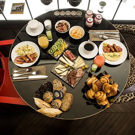 Отель Du Rond-point Des Champs-elysees - Esprit De France 4*