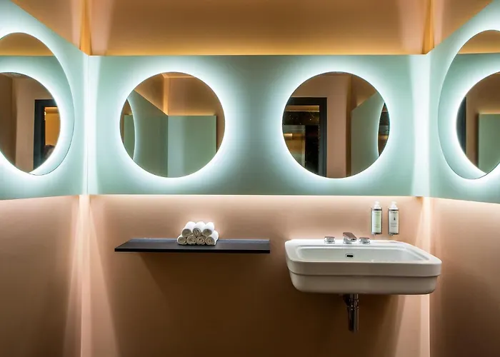 Du Rond-point Des Champs-elysees - Esprit De France 4*