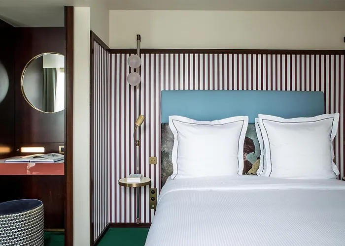 Du Rond-point Des Champs-elysees - Esprit De France 4* Παρίσι