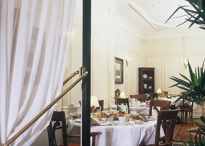 Du Rond-point Des Champs-elysees - Esprit De France Παρίσι