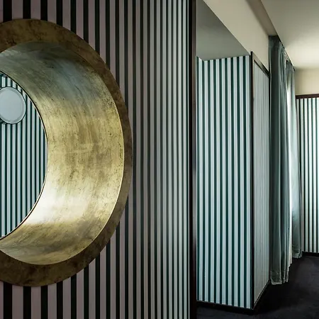 Du Rond-point Des Champs-elysees - Esprit De France Hotel Paříž