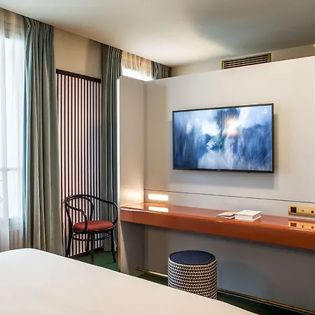 Du Rond-point Des Champs-elysees - Esprit De France Hotel Paříž