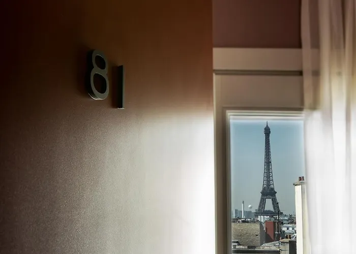 Du Rond-point Des Champs-élysées - Esprit De France Hotel