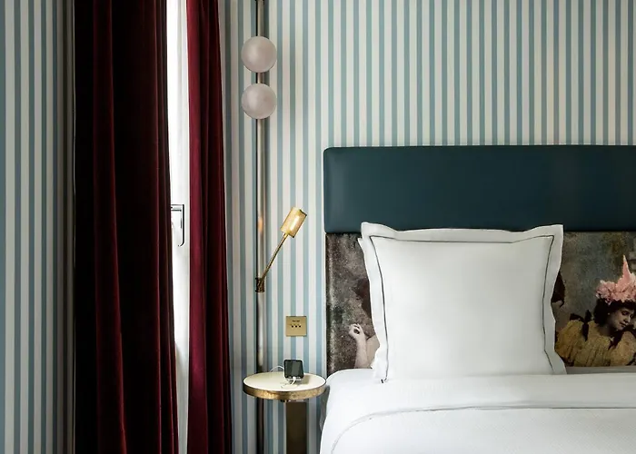 Hotel Du Rond-point Des Champs-élysées - Esprit De France Paris