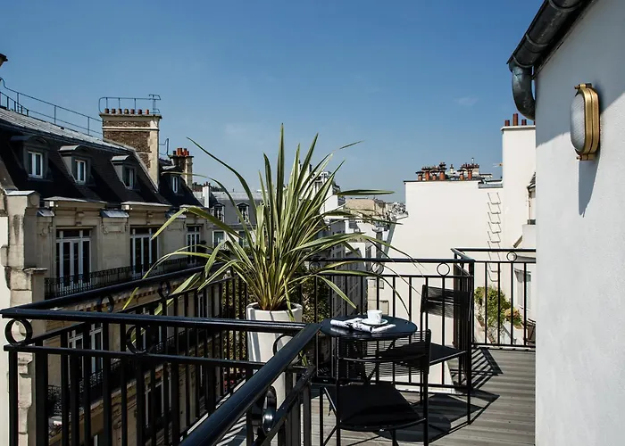 Du Rond-point Des Champs-élysées - Esprit De France Hotel Paris