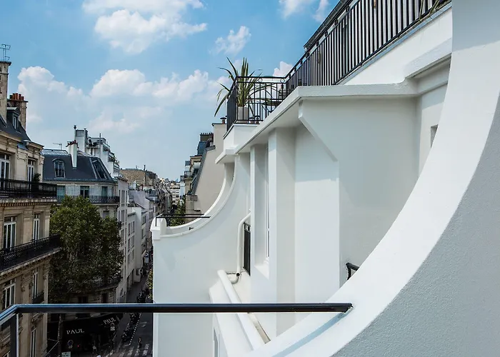Du Rond-point Des Champs-élysées - Esprit De France Hotel