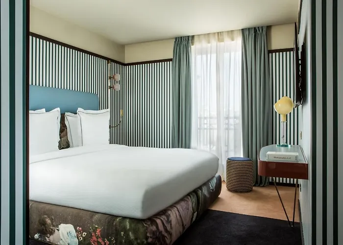 Hotel Du Rond-point Des Champs-élysées - Esprit De France Paris