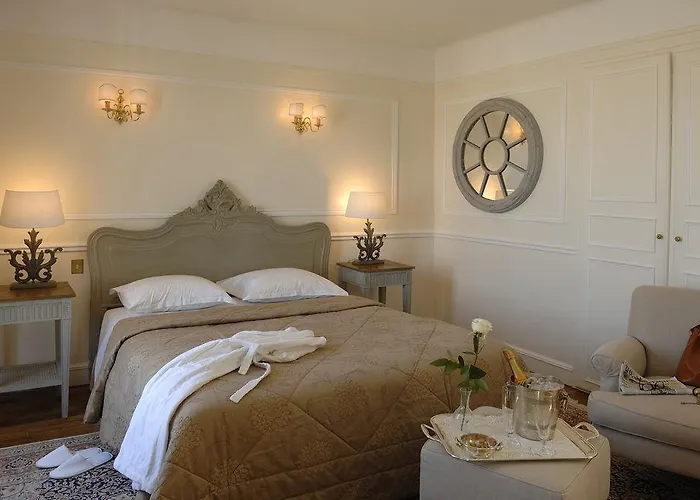 Hotel Du Rond-point Des Champs-élysées - Esprit De France Paris