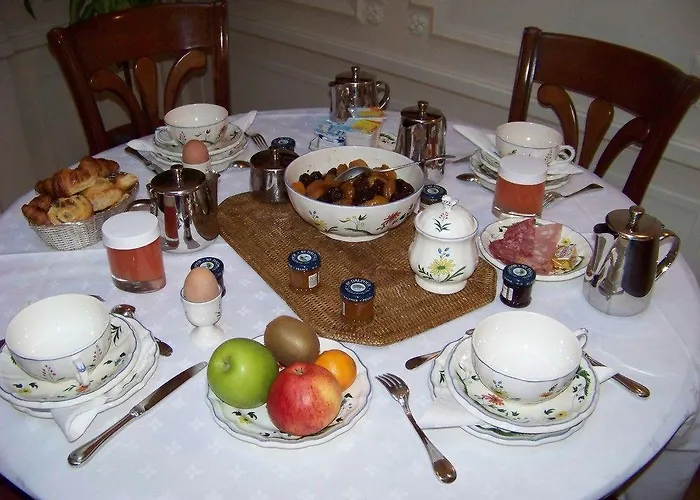 Hotel Du Rond-point Des Champs-élysées - Esprit De France 4*