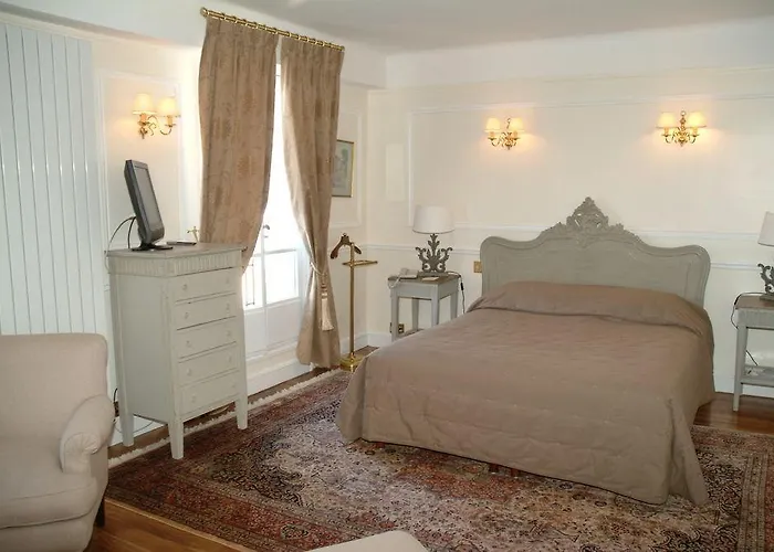 Hotel Du Rond-point Des Champs-élysées - Esprit De France